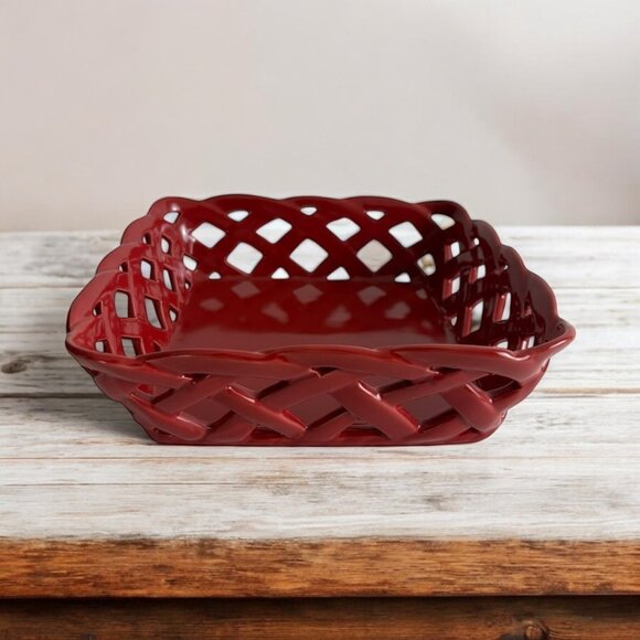 Temp-Tations Red Square Ceramic Woven Bread basket Approx 9 1/2"